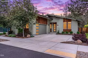 1057 N Forest Edge Dr, Sisters, OR 97759 - Photo 1