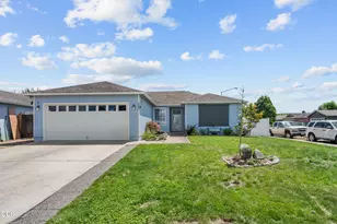 8092 Abbey Rd, White City, OR 97503 - Photo 1