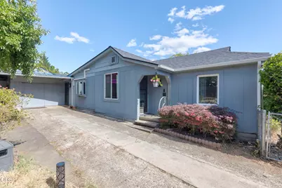 723 NE 12th Street, Grants Pass, OR 97526 - Photo 1