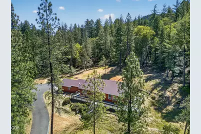 2850 E Evans Creek Road, Rogue River, OR 97537 - Photo 1
