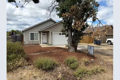 1005 N 10th Street, Central Point, OR 97502 - Photo 1