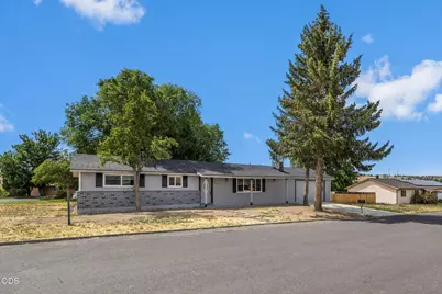 730 NE Lakeside Drive, Madras, OR 97741 - Photo 1