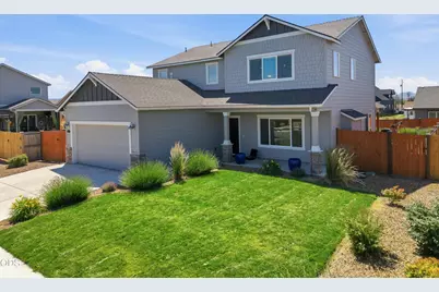 241 NW Monte Vista Avenue, Madras, OR 97741 - Photo 1