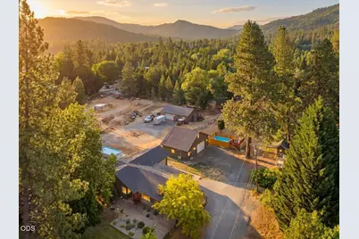 8027 E Evans Creek Road, Rogue River, OR 97537 - Photo 1
