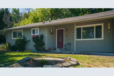 609 E Archwood Drive, Eagle Point, OR 97524 - Photo 1