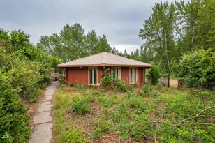 10216 W Evans Creek Rd, Rogue River, OR 97537 - Photo 1