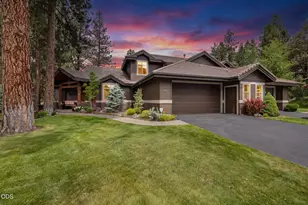 19465 Ironwood Cir, Bend, OR 97702 - Photo 1