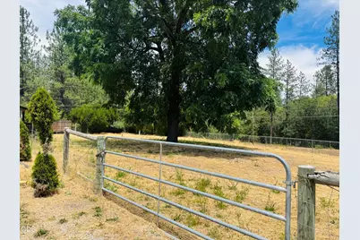 3846 New Hope Road, Grants Pass, OR 97527 - Photo 1