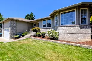 2749 Brookside Dr, Medford, OR 97504 - Photo 1