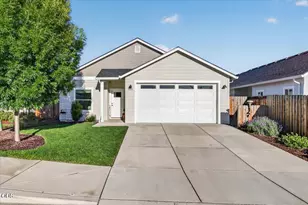 689 Heber Ln, Medford, OR 97501 - Photo 1