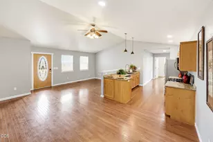 3643 Amelia Way, White City, OR 97503 - Photo 1