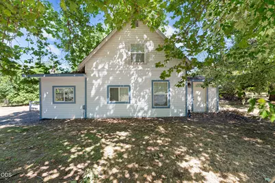 149 Peckerwood Lane, Grants Pass, OR 97527 - Photo 1