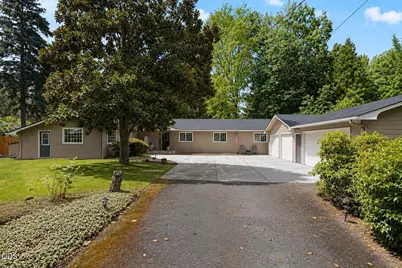2618 Syringa Drive, Medford, OR 97501 - Photo 1