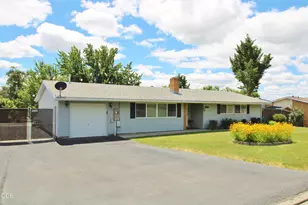 10016 McGuire Ave, Klamath Falls, OR 97603 - Photo 1
