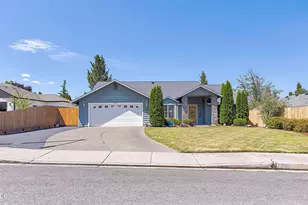 2714 SW Trinity Way, Grants Pass, OR 97527 - Photo 1