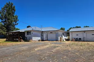 3031 Emerald St, Klamath Falls, OR 97601 - Photo 1