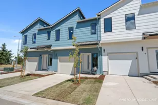 2028 Sunset Dr, Medford, OR 97501 - Photo 1