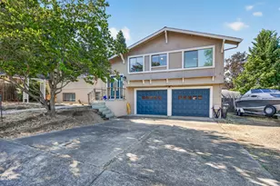 2570 Samoan Wy, Medford, OR 97504 - Photo 1