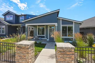 20855 SE Caldera Dr, Bend, OR 97702 - Photo 1