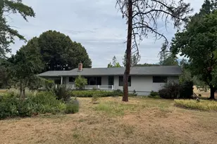 445 Irena Rd, Grants Pass, OR 97526 - Photo 1