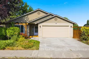 62815 Snowcap Ct, Bend, OR 97701 - Photo 1