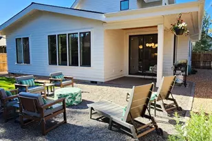 206 W Heising Dr, Sisters, OR 97759 - Photo 1