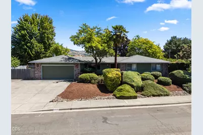 1142 Tara Circle, Medford, OR 97504 - Photo 1