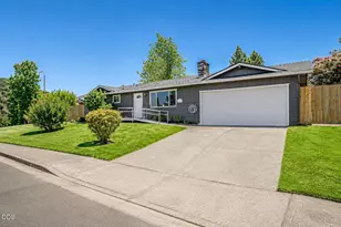 2890 Anita Cir, Medford, OR 97504 - Photo 1