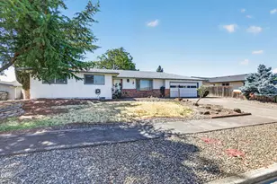 1734 Alcan Dr, Medford, OR 97504 - Photo 1