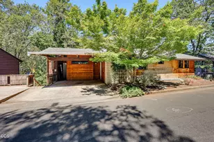 751 Glenwood Dr, Ashland, OR 97520 - Photo 1