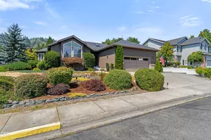 2004 NW Sarum Cir, Grants Pass, OR 97526 - Photo 1