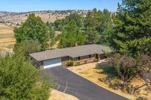 5210 Mason Ln, Klamath Falls, OR 97601 - Photo 1