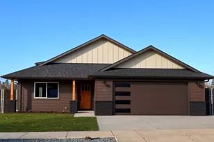 205 SW Quiet Water Ln, Grants Pass, OR 97527 - Photo 1