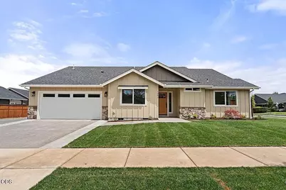 1697 SW Waterstone, Grants Pass, OR 97527 - Photo 1