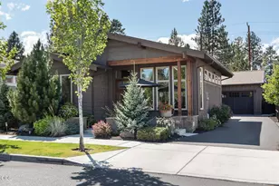 1221 SW Bryanwood Pl, Bend, OR 97702 - Photo 1