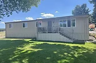 3700 Bellinger Ln, Medford, OR 97501 - Photo 1