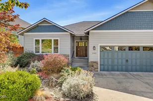 4342 Vista Pointe Dr, Medford, OR 97504 - Photo 1