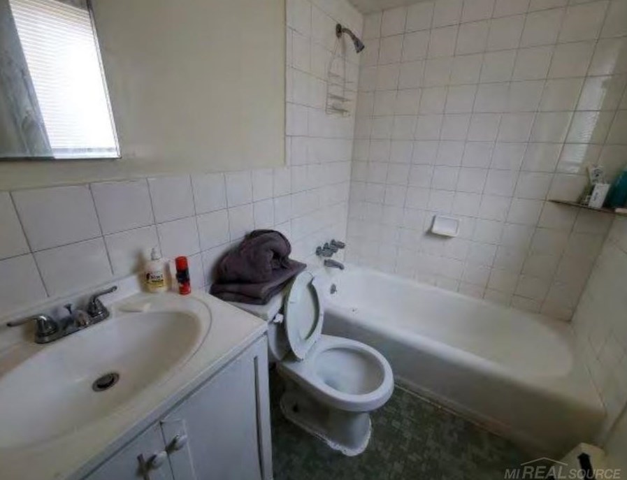 4470 Outer Dr, Detroit MI 48235-2855 exterior