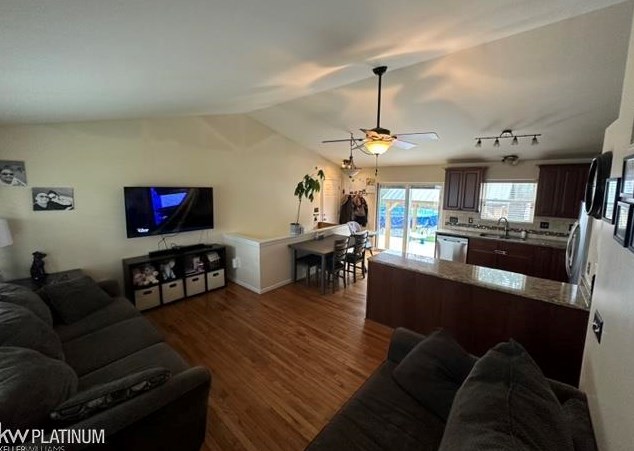 781 Bunce Ave, Marysville, MI 48040-1552