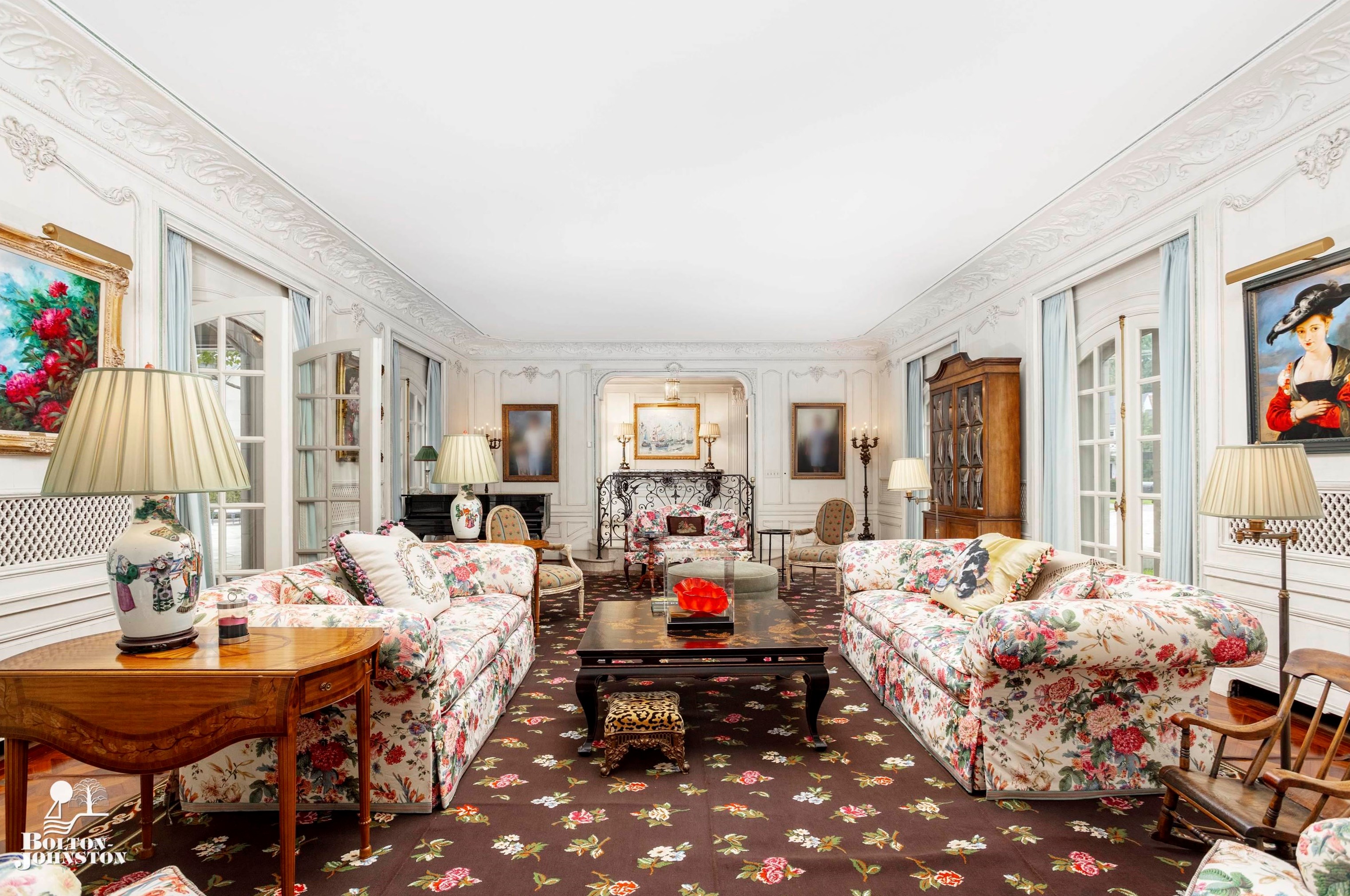 273 Ridge Rd, Grosse Pointe Farms, MI 48236