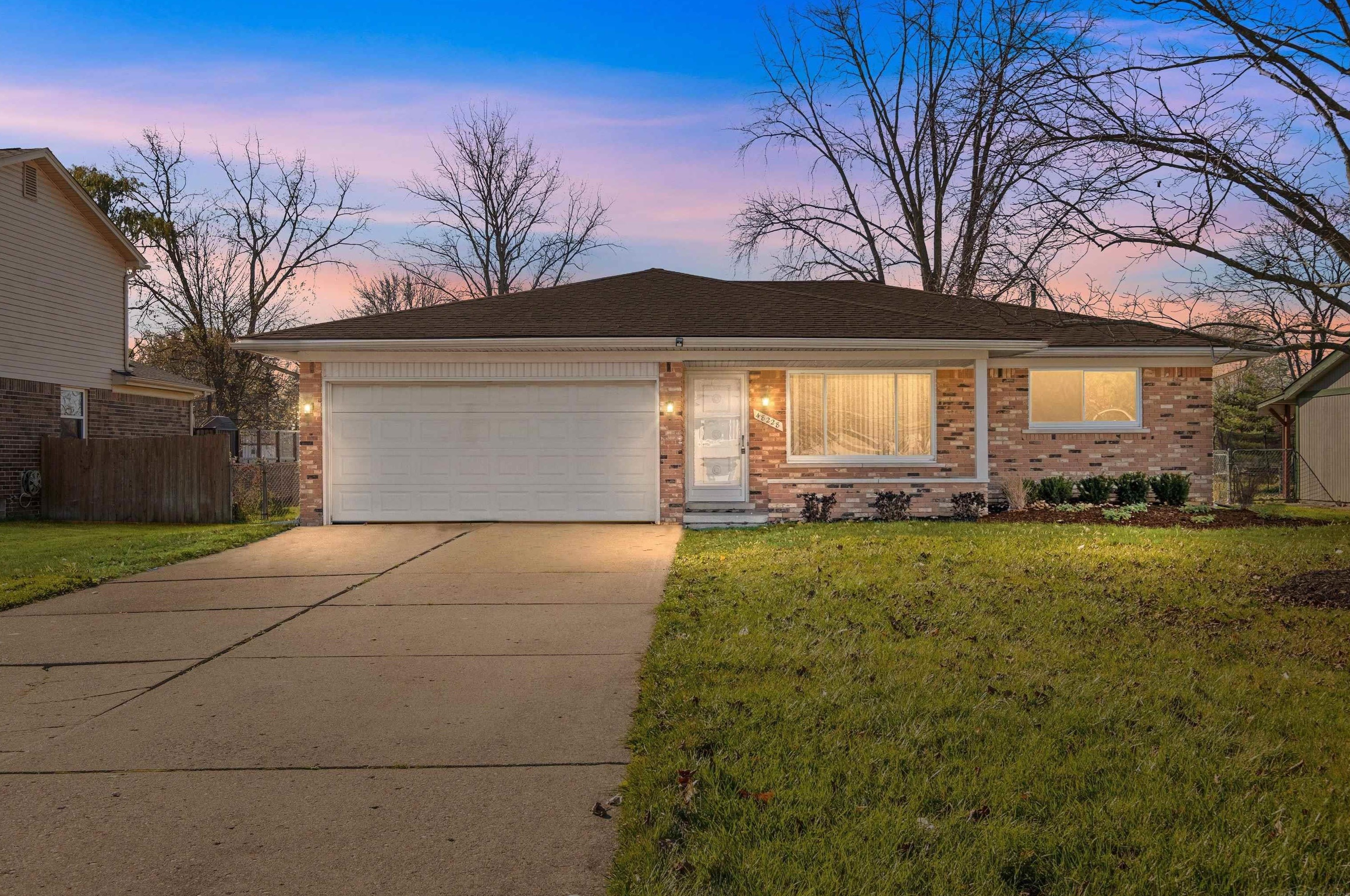 48228 Mallard Dr, New Baltimore, MI 48047-2284
