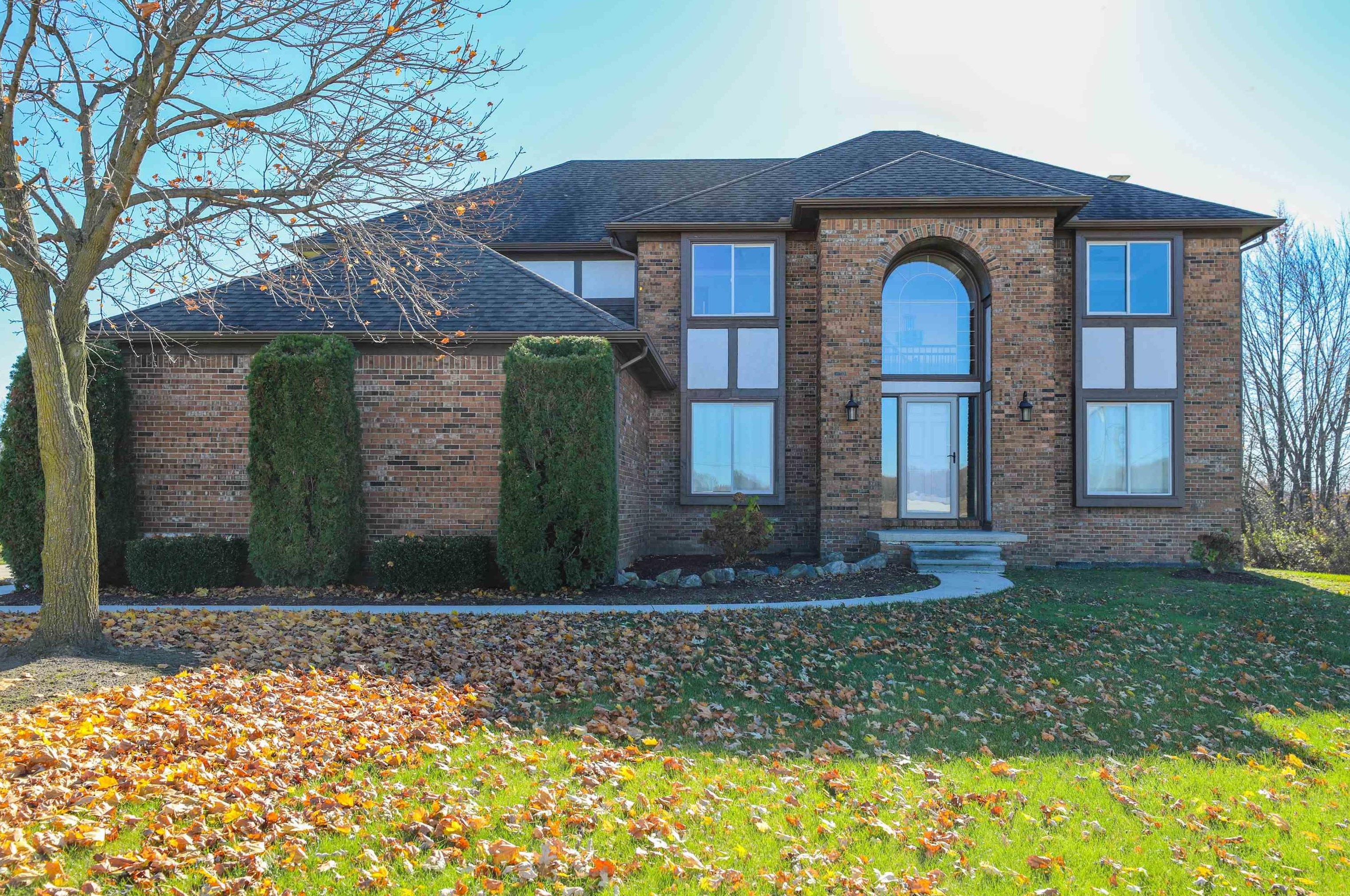 8065 Short Cut Rd, Ira, MI 48023-2111