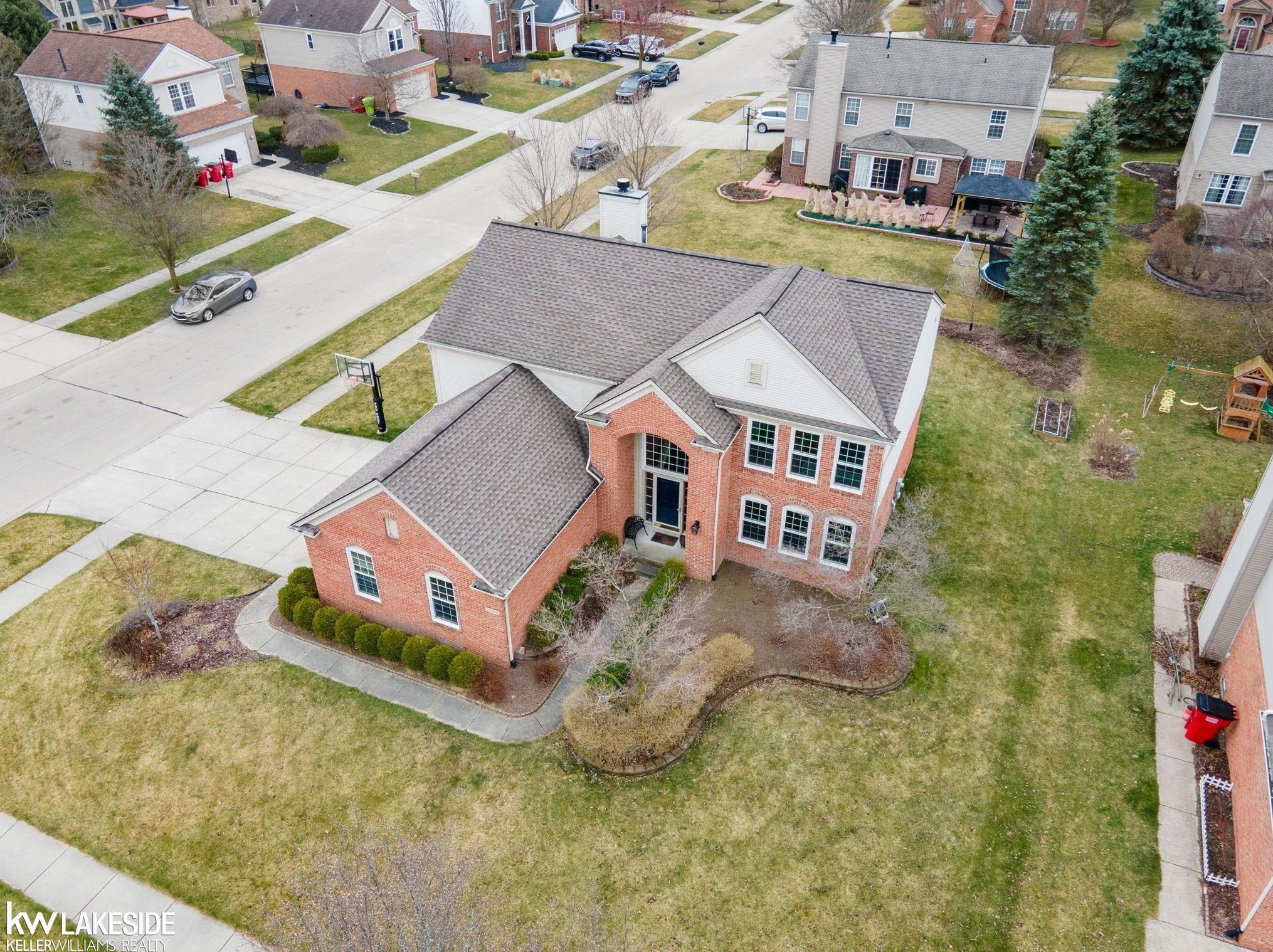 18084 Crescent Lake Pl, Macomb Township, MI 48042-2378