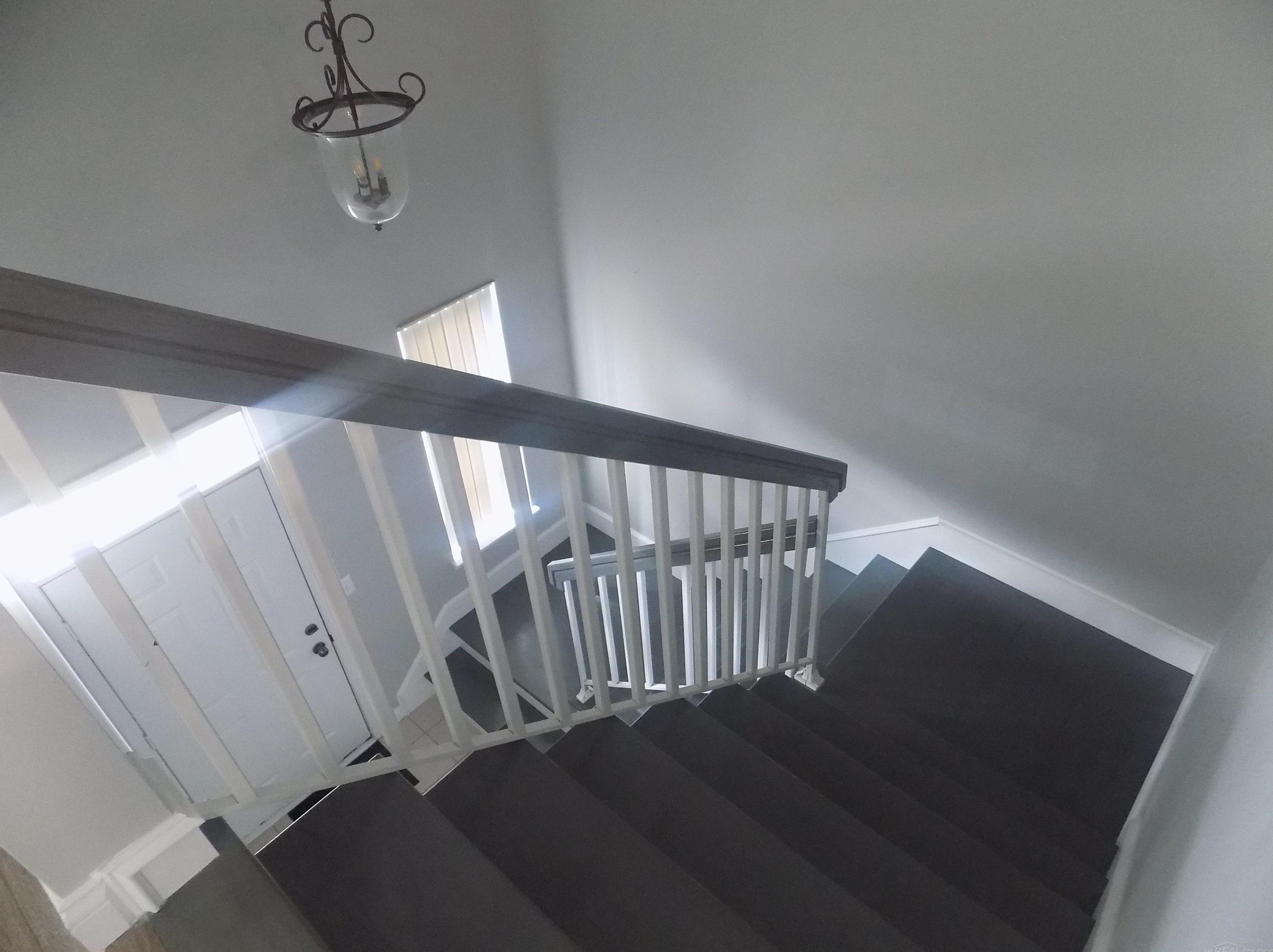 16327 Chatham Dr, Macomb Township, MI 48044