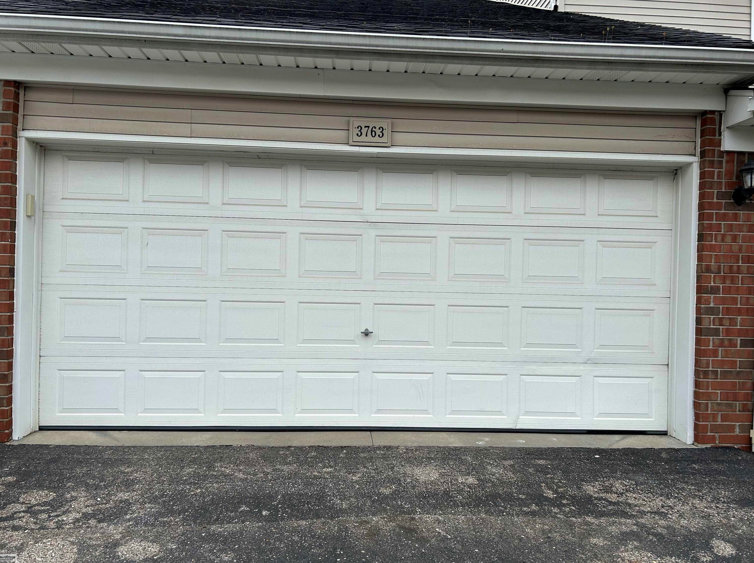 3763 Cherry Creek Ln, St Heights, MI 48314