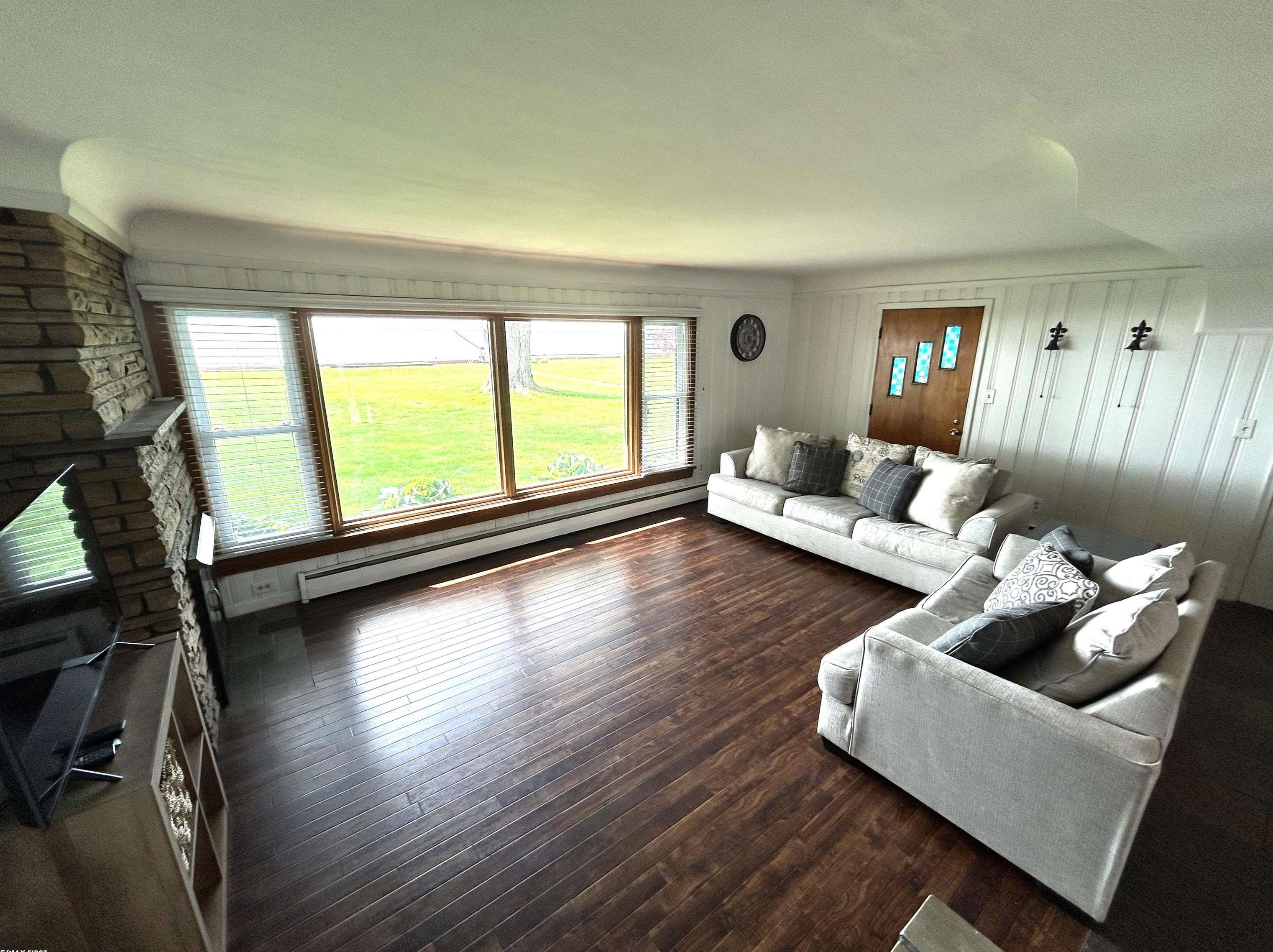 48372 Harbor Dr, New Baltimore, MI 48047-3405