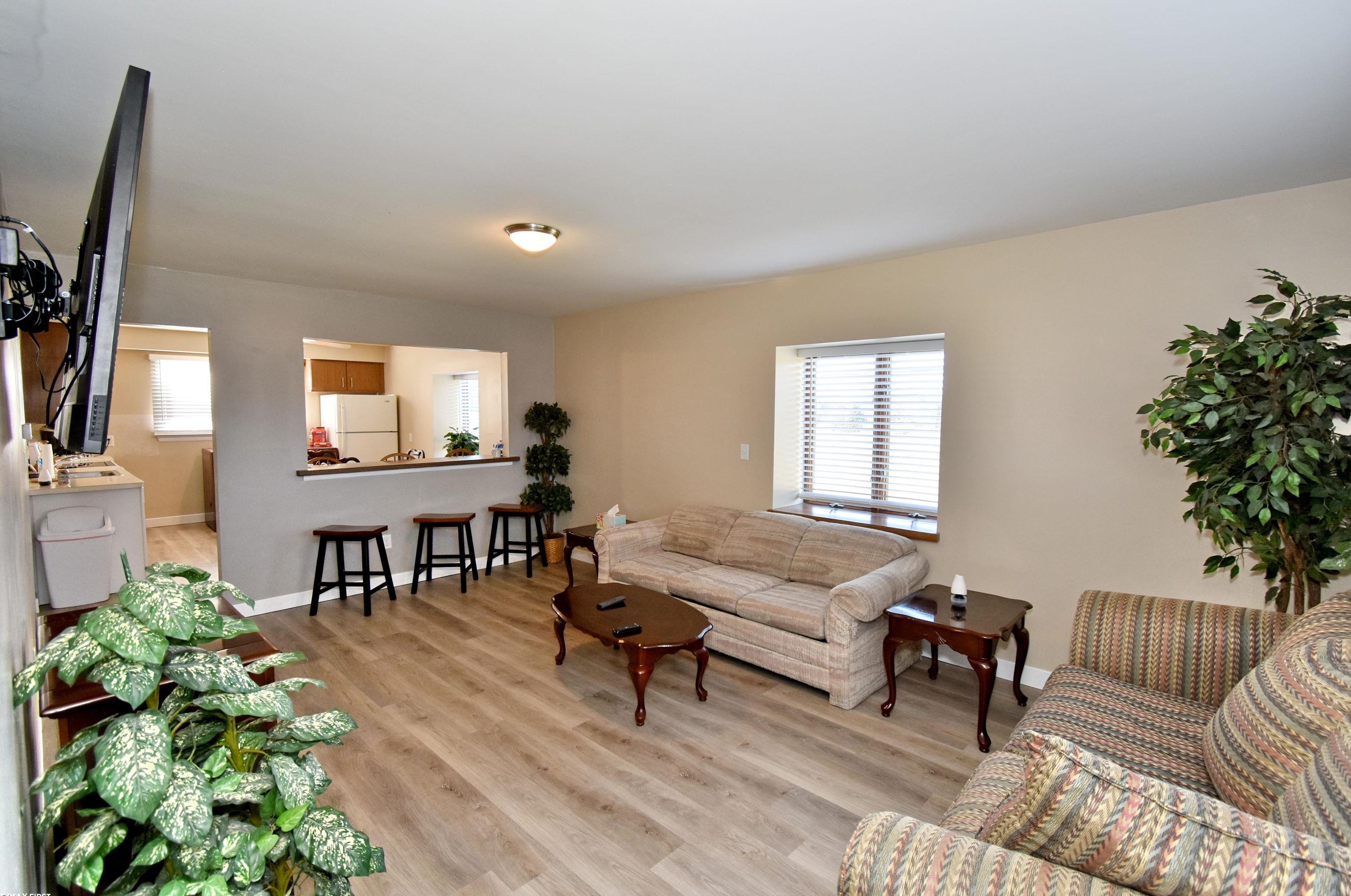 47520 Jefferson Ave, New Baltimore, MI 48047-2238