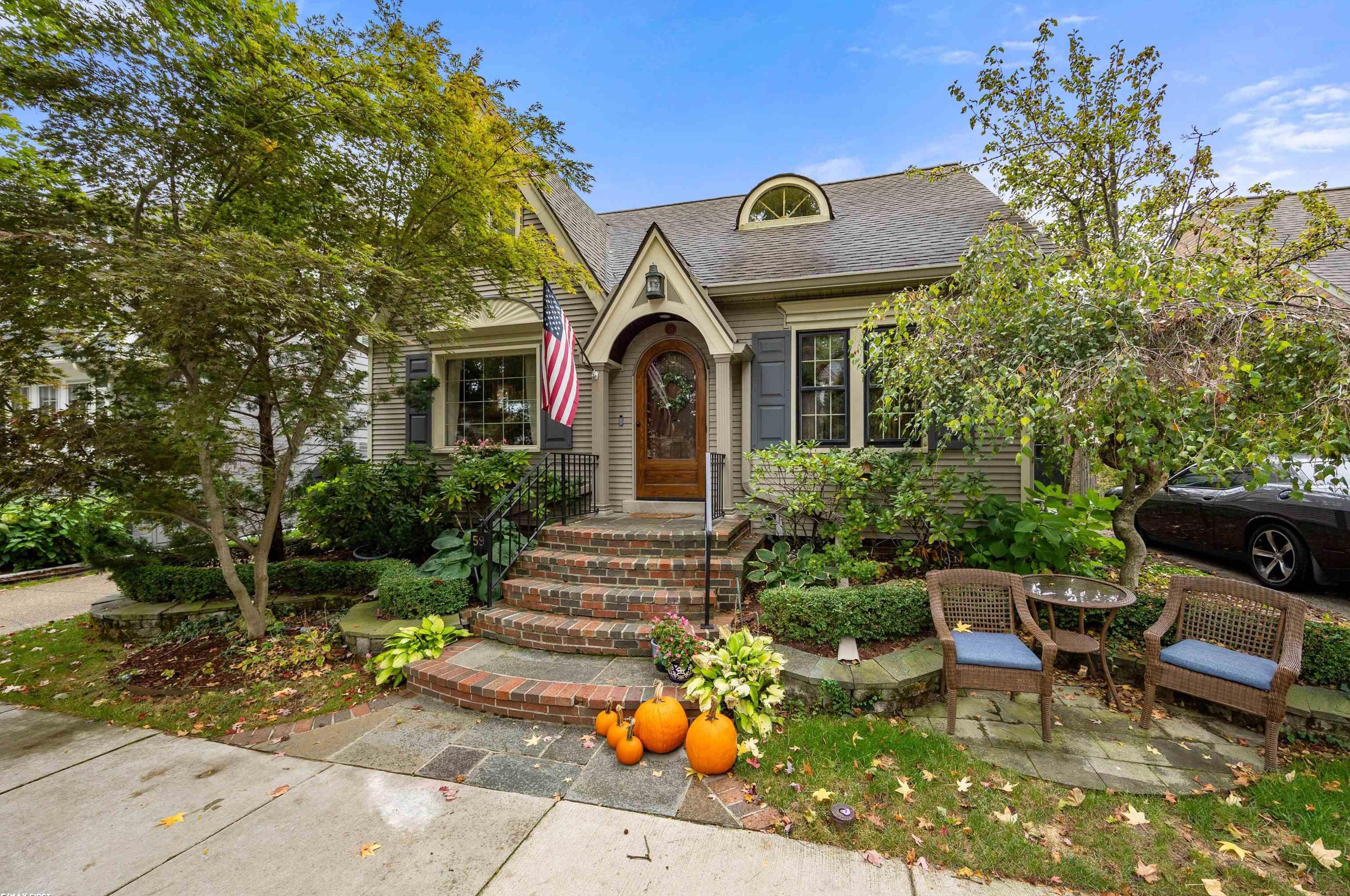 59 Mapleton Rd, Grosse Pointe Farms, MI 48236