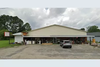 708 S Breazeale Avenue, Mount Olive, NC 28365 - Photo 1