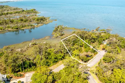 3 West Court, Pine Knoll Shores, NC 28512 - Photo 1